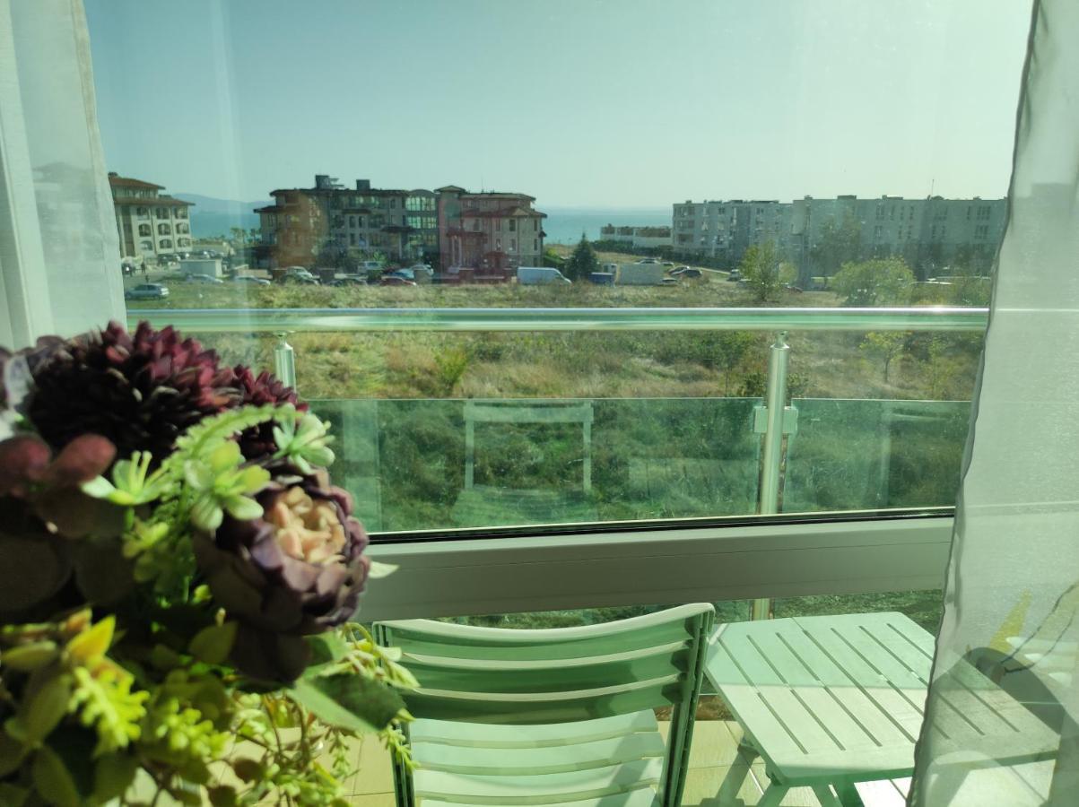 Прекрасен Апартамент С Изглед Към Морето Сарафово 1 Burgas Stad Buitenkant foto